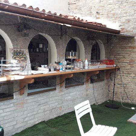 Yard 19 Acomodação com café da manhã Ravena Exterior foto